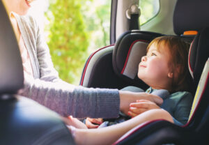 Criancas-na-cadeirinha-do-carro
