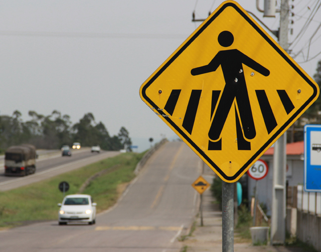 Placa de trânsito - A-32B | Passagem sinalizada de pedestres - Blog Zignet