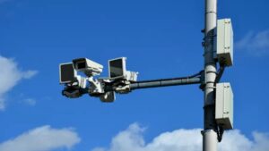 radares em SP detectam uso de celular ao volante